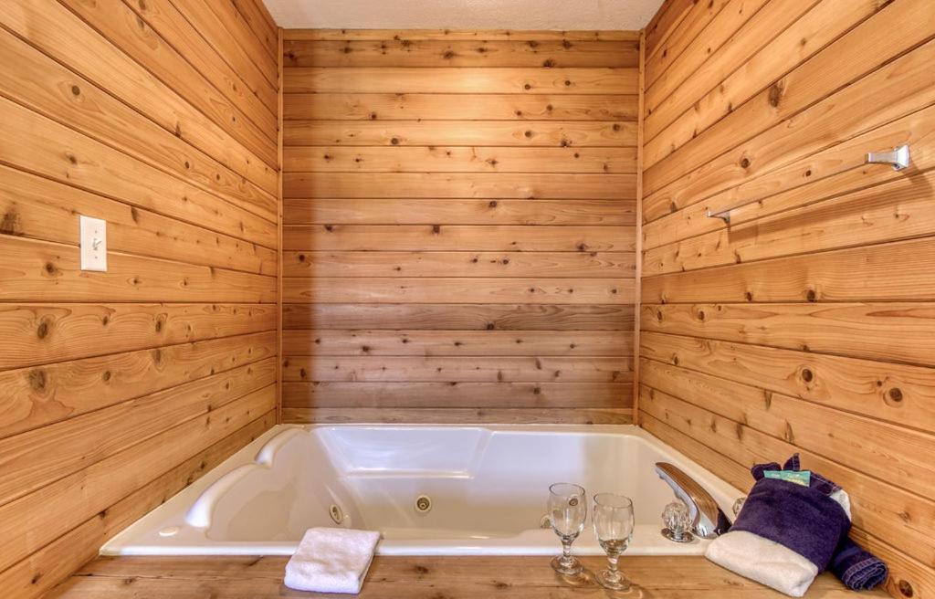 Amazing Grace-1089 Of Free Area Attraction Tickets For Each Paid Day!!! Villa Sevierville Exterior photo