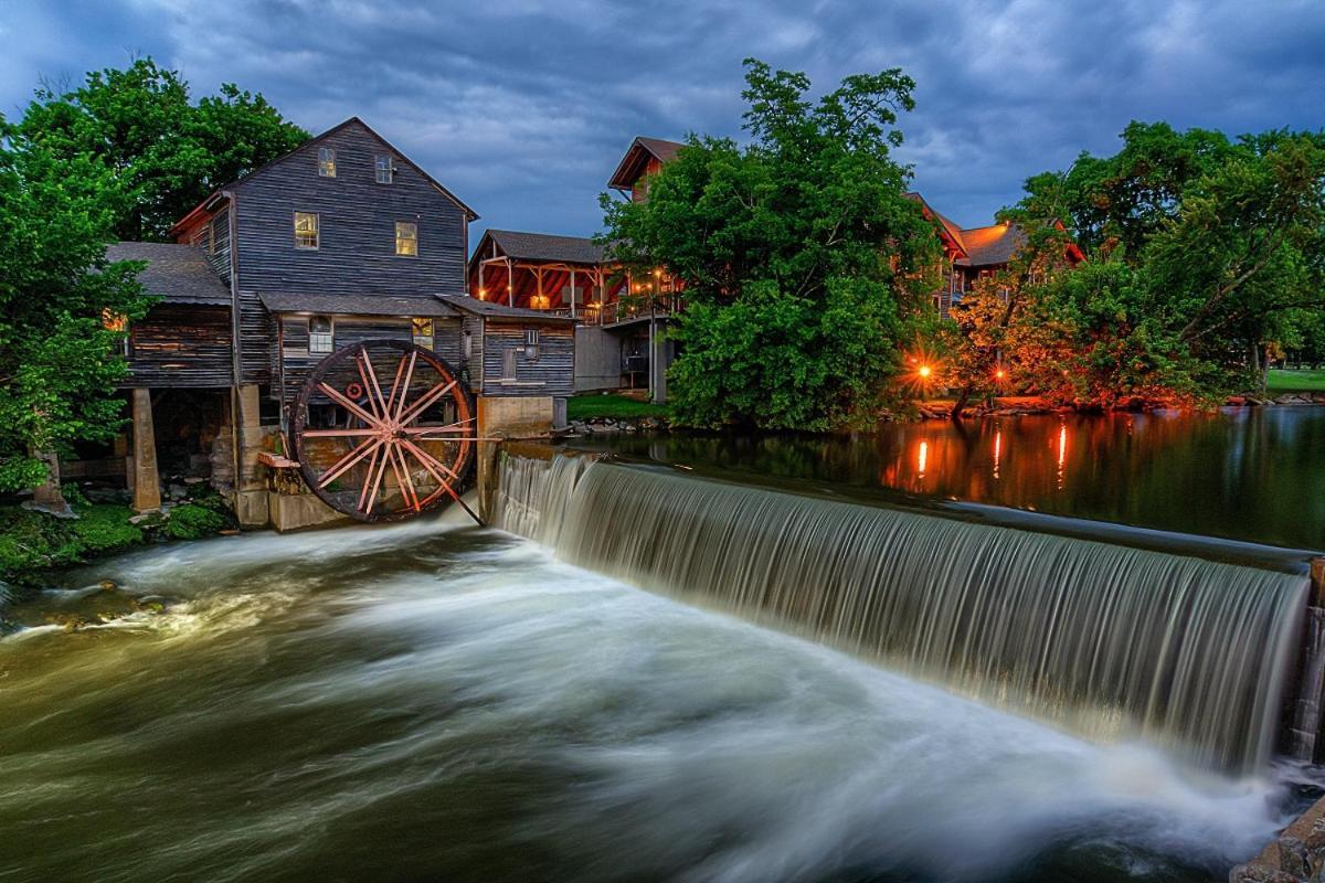 Amazing Grace-1089 Of Free Area Attraction Tickets For Each Paid Day!!! Villa Sevierville Exterior photo